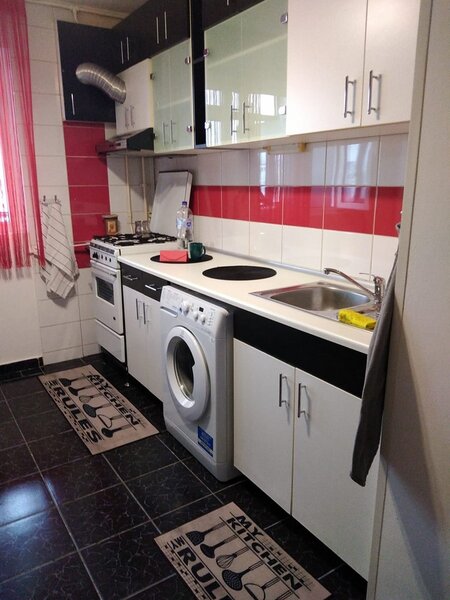 Mc Donald's Colentina, Str. Rascoala,