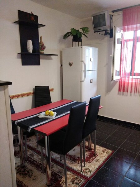 Mc Donald's Colentina, Str. Rascoala,